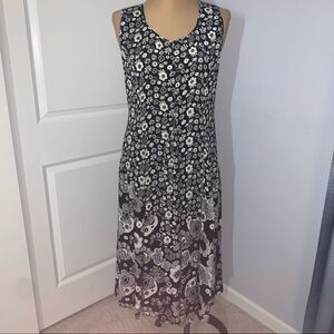 Victoria Holley White and Black Floral Patterned Maxi Dress